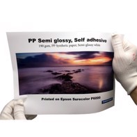 Color Europe PP Semi glossy, selbsklebende 190 gramm - 42" x 30 meter